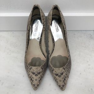 Michael Kors Snakeskin Pumps, like new, SZ 10